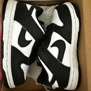 Nike Kids Black and White Hook-and-Loop Sneakers